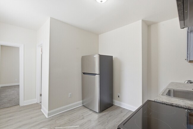 Building Photo - 910 N Arlington Ave