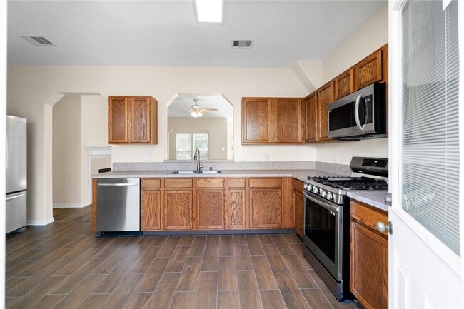 Building Photo - 8810 Willow Spur Dr