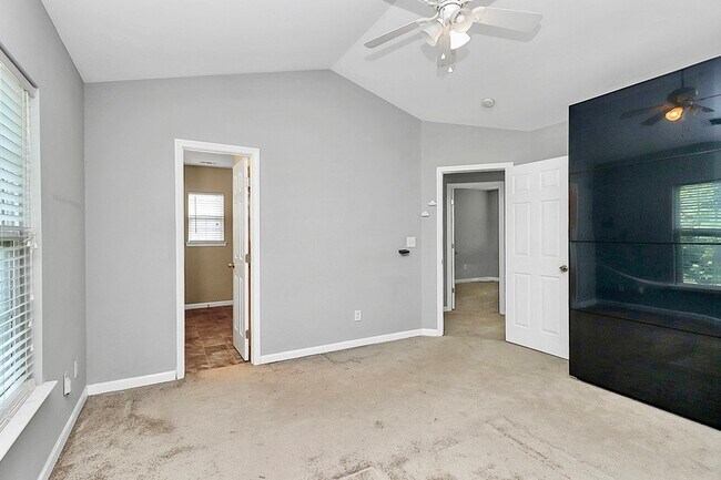 Building Photo - 5750 Laborde Ave