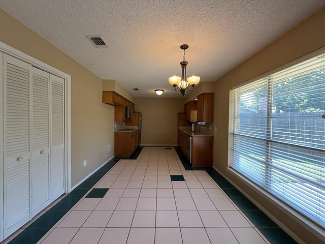 Building Photo - 5604 Ember Dr