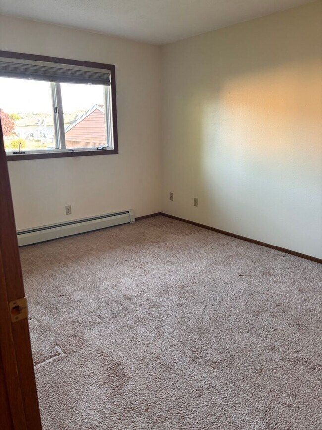 Building Photo - 1505 Shannon Dr NE