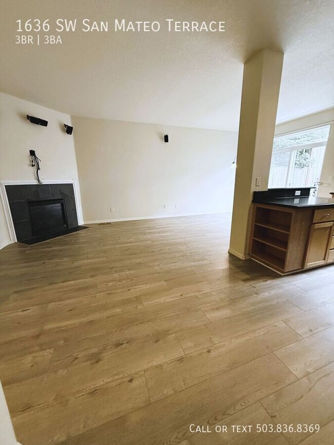 Building Photo - 1636 SW San Mateo Terrace