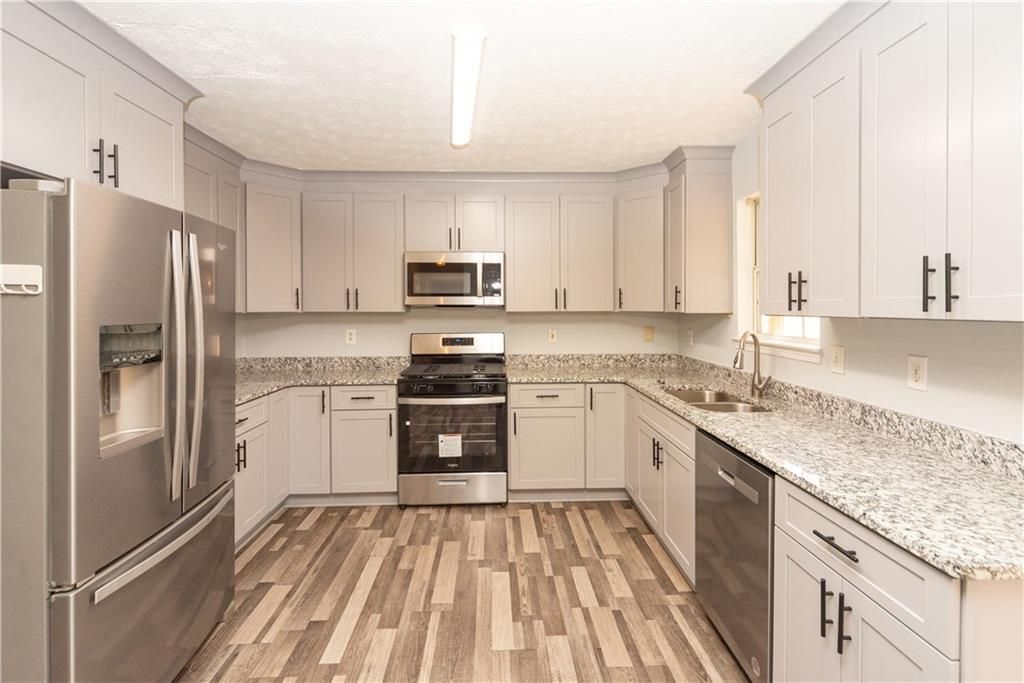 Building Photo - 811 Sugar Oak Ln