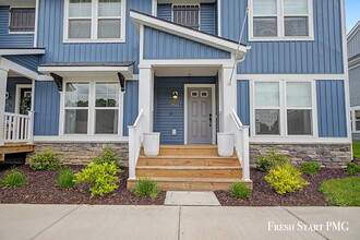 Building Photo - 3-Bed with 2.5 Baths in Rockford's Serene Setting with Fenced in Yard
