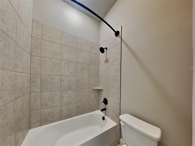 Building Photo - 900 McLynn Ct