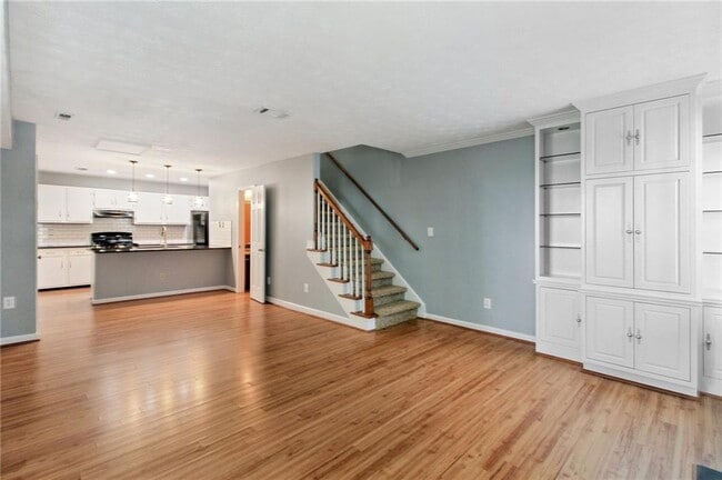 Building Photo - 1058 Mansfield Ct