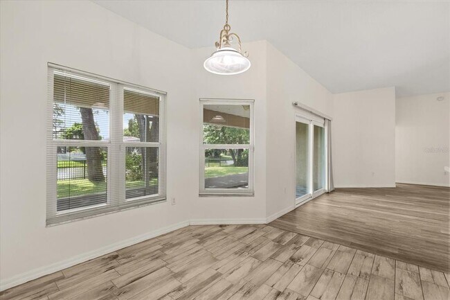 Building Photo - 410 Central Mariners Dr