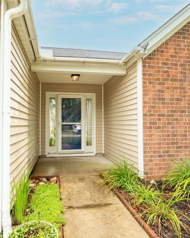 Building Photo - Serenity Meets Everyday Convenience!