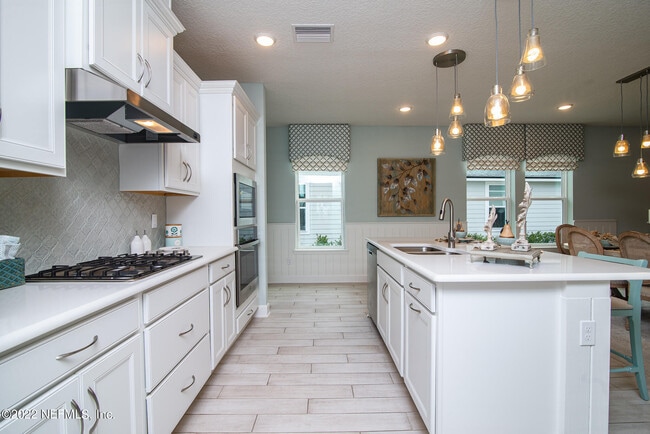 Building Photo - 118 Pioneer Village Dr