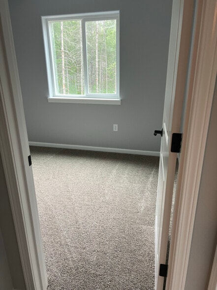 Building Photo - 7862 N Covington St