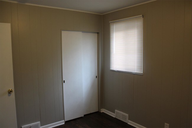 Building Photo - 24521 Phlox Ave