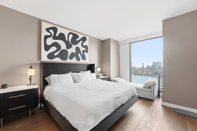 Building Photo - 99 Hudson St