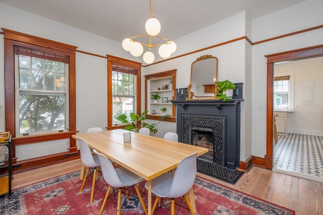 Building Photo - Bungalow Heaven in Baldwin Park!
