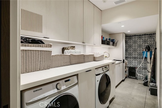 Building Photo - 121 25th St