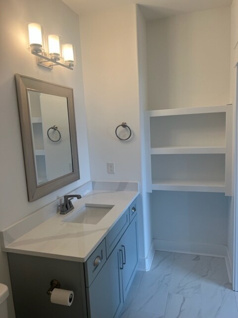 Building Photo - Stunning 3BR/3.5BA with 2+ car attached ga...