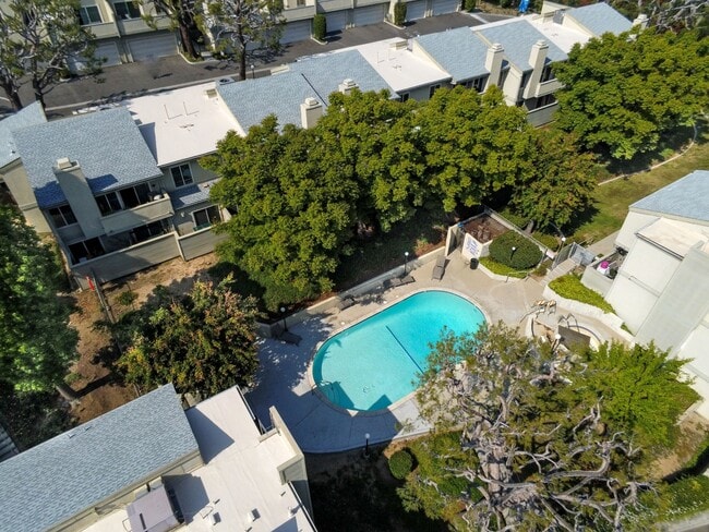 Building Photo - 15766 Midwood Dr