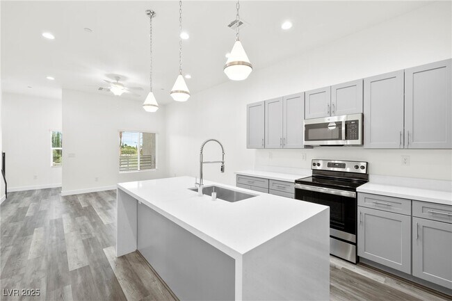 Building Photo - 11480 Roaring Peak Dr