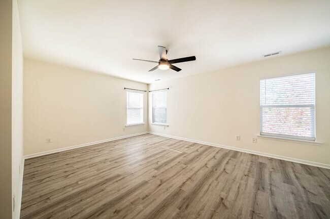 Building Photo - 718 Delta Downs Dr