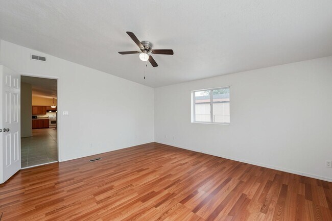 Building Photo - 13507 W Stella Ln