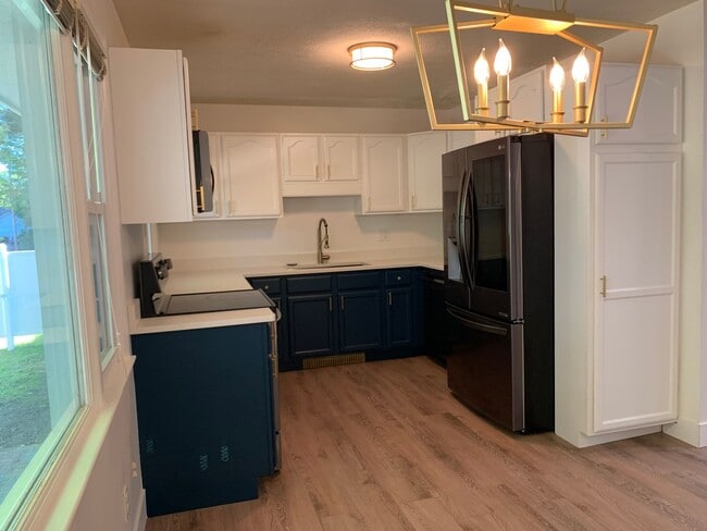 Building Photo - 3 Bed 1 Bath House Topsham