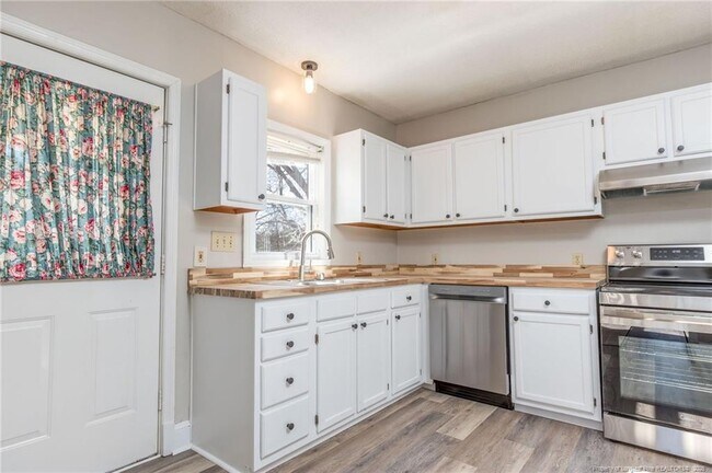 Building Photo - 6341 Cliffdale Rd