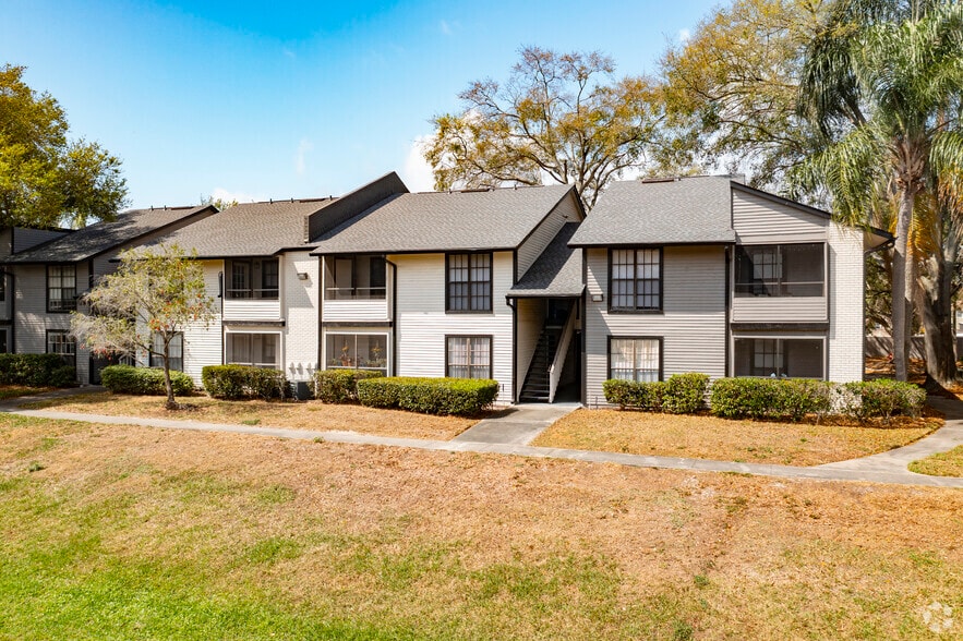 8781 White Swan Dr Tampa, FL 33614-8388 - Carrollwood Residences LLC