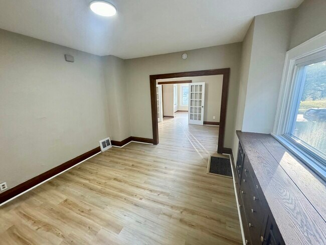 Building Photo - 3901 Berkeley Dr