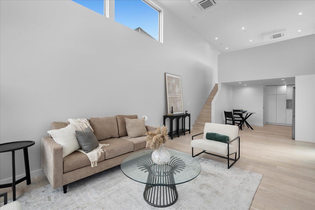 Building Photo - 541 Rose Ave