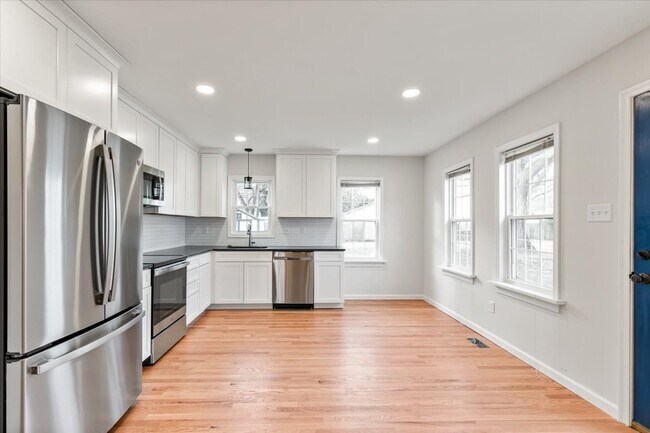 Building Photo - 2910 Fendall Ave