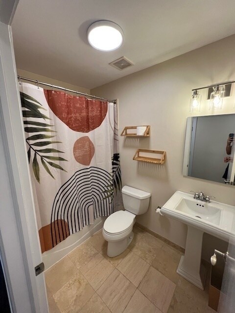 Building Photo - 1520 W Addison St