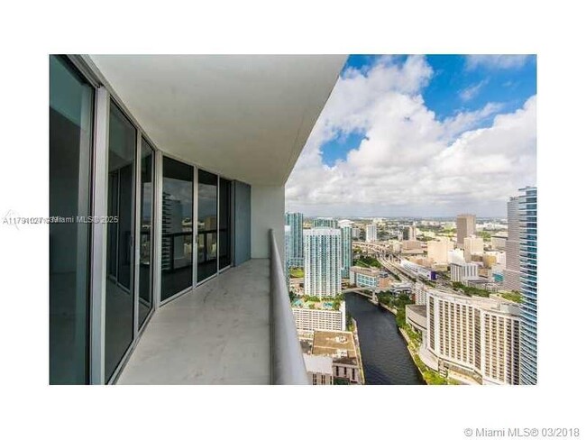 Building Photo - 475 Brickell Ave