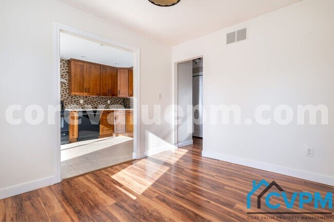 Building Photo - 1290 Holmespun Dr