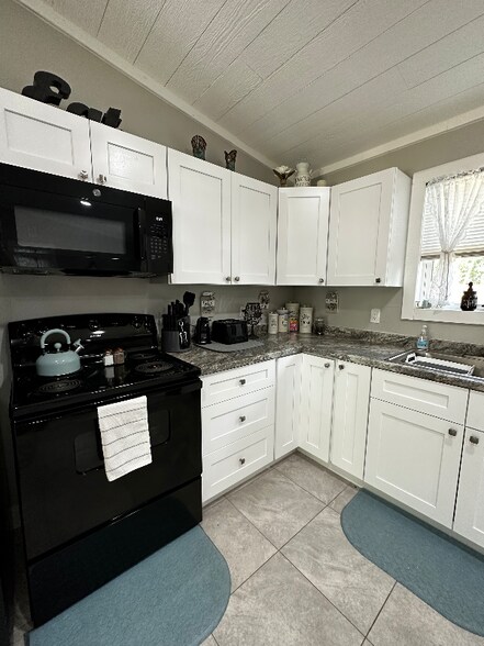 Building Photo - 344 TX-21