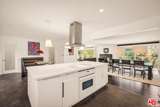 Building Photo - 2388 Kimridge Rd