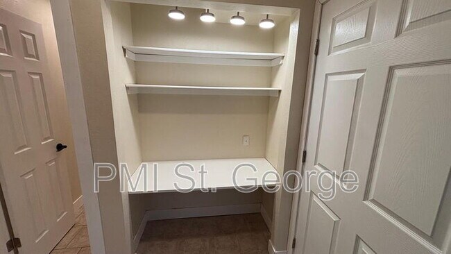 Building Photo - 360 N 300 W