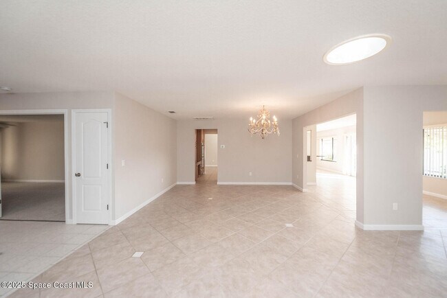 Building Photo - 1326 Cherry Hills Rd NE