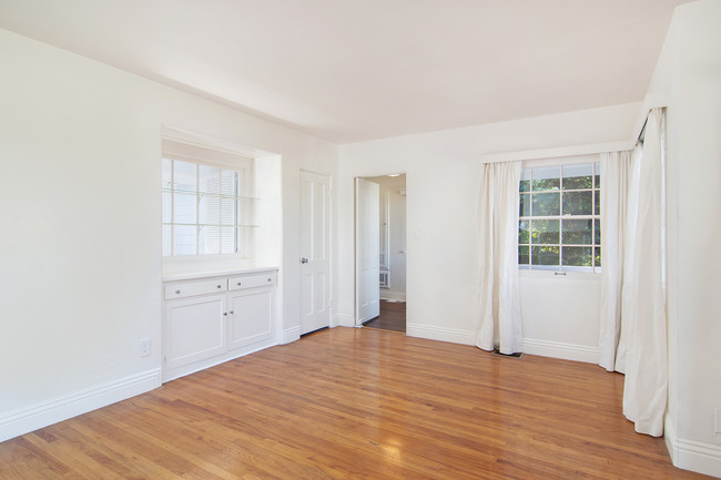 Building Photo - 2417 Arista Ct