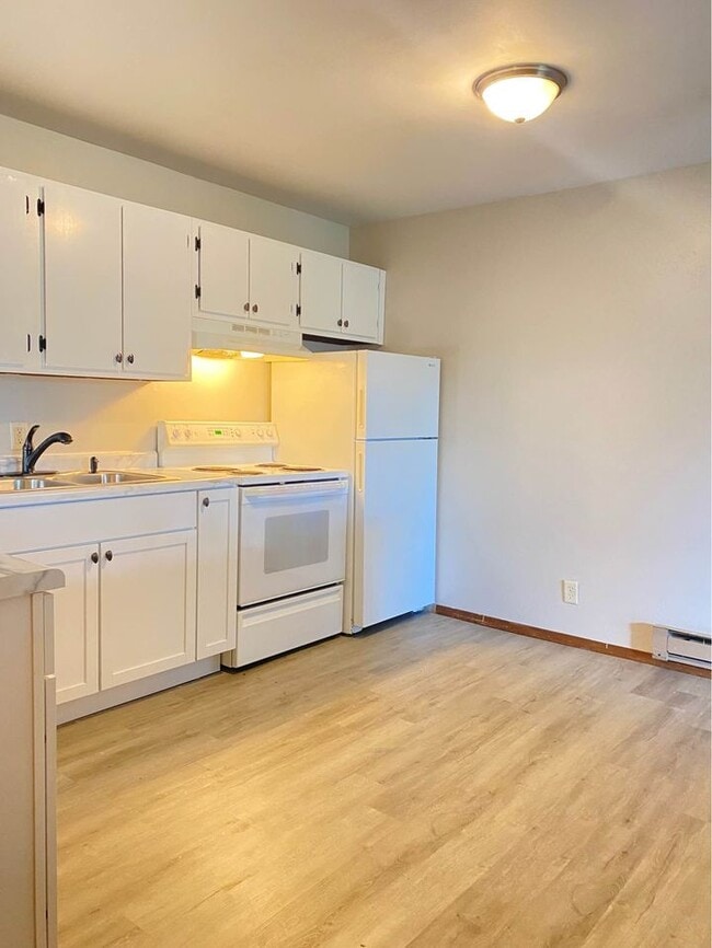 Building Photo - 4903 Aspen St