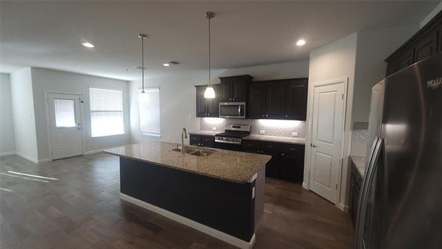 Building Photo - 1112 Larkspur Ln