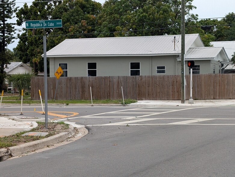 Primary Photo - 1316 Holmes Ave