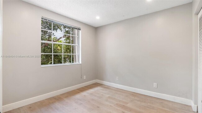 Building Photo - 909 Garnet Cir