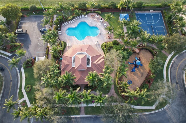Building Photo - 2789 S Evergreen Cir