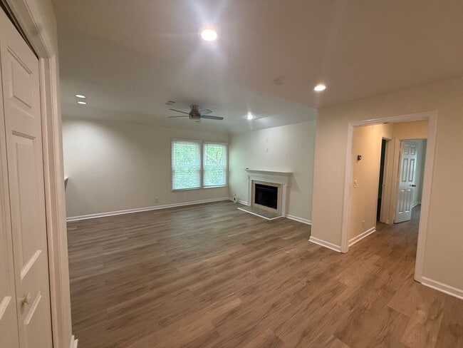 Building Photo - 2135 Acklen Ave