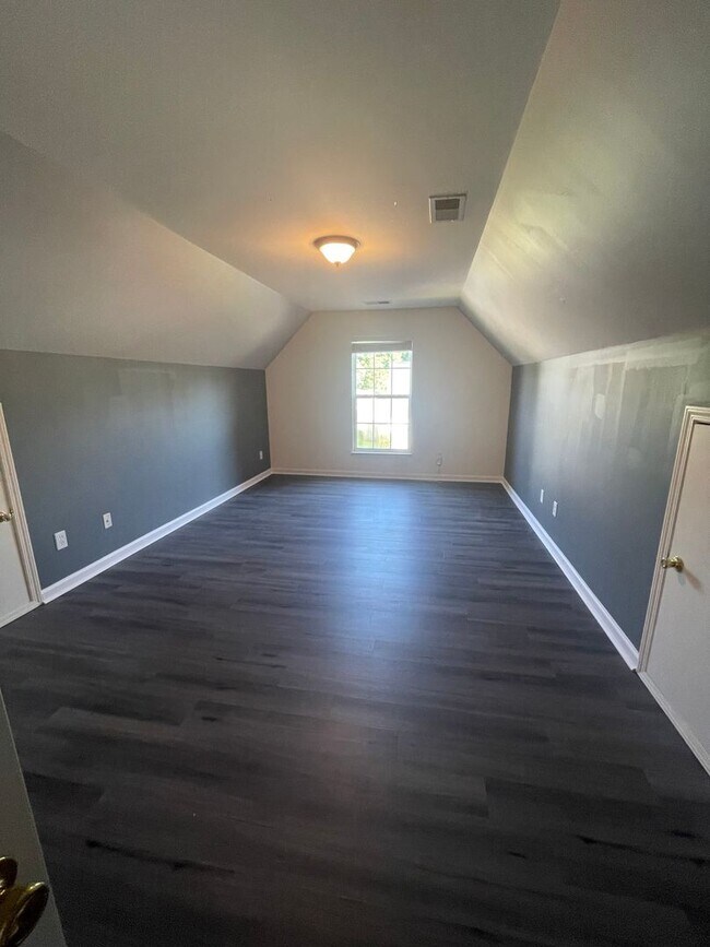 Building Photo - Lovely 3 Bedroom Home in Greer Near Gibb S...