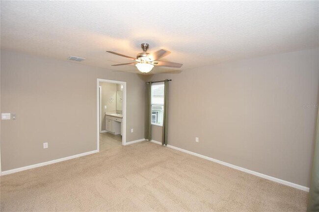 Building Photo - 207 Redbud Rd