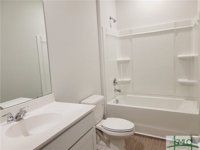 Building Photo - 275 Lillian St