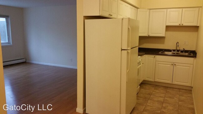 Building Photo - 2342 S Austin St