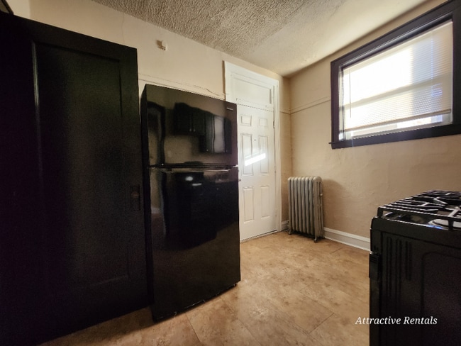 Building Photo - 1639 W 80th St