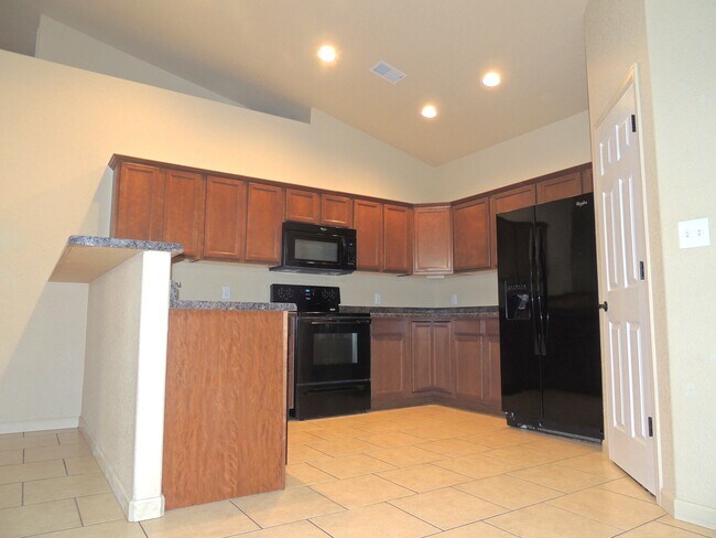 Building Photo - 663 Chalisa Ave