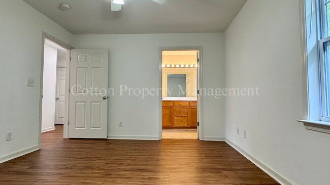 Building Photo - 3 BD//2 BA Condo / Tidal Oaks Community / 2nd Floor Unit / $1,500 per month / No Pets